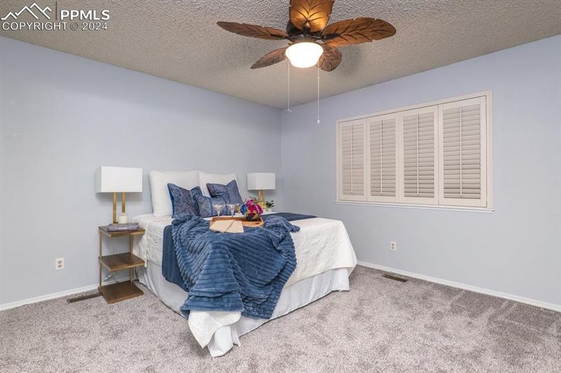 5943 Pioneer Mesa Dr, Colorado Springs, CO 80923