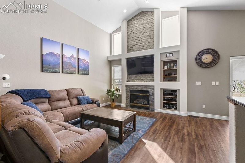 595 Fox Run Cir, Colorado Springs, CO 80921