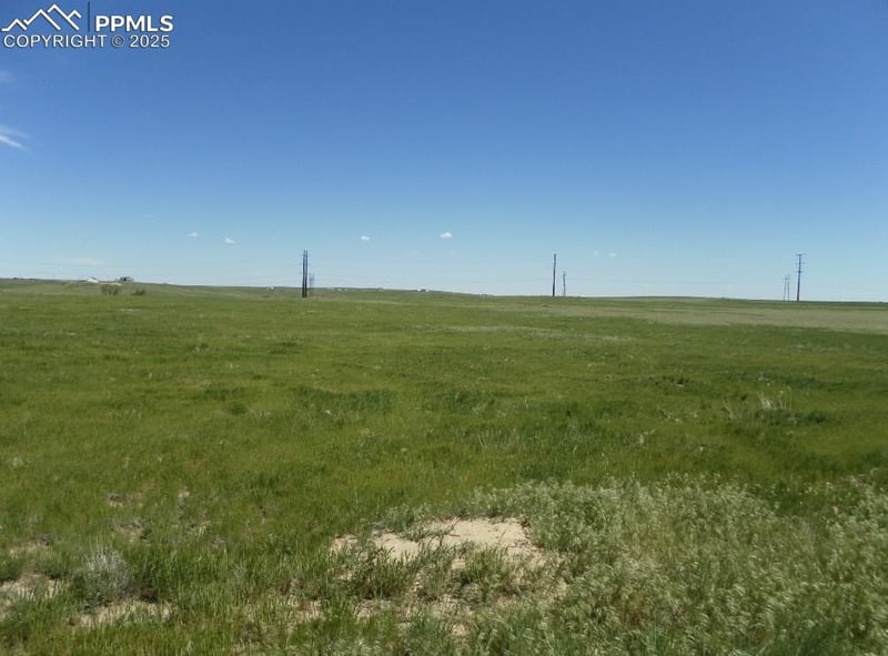 59765 E Crestline Pl, Strasburg, CO 80136