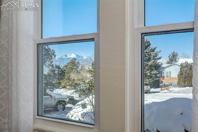 5985 Eldora Ln, Colorado Springs, CO 80918