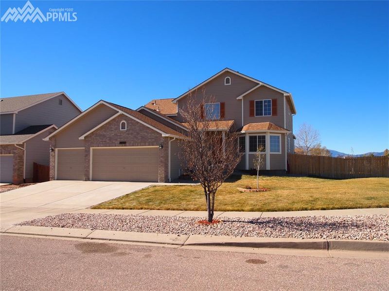 5992 Grover Dr, Colorado Springs, CO 80923