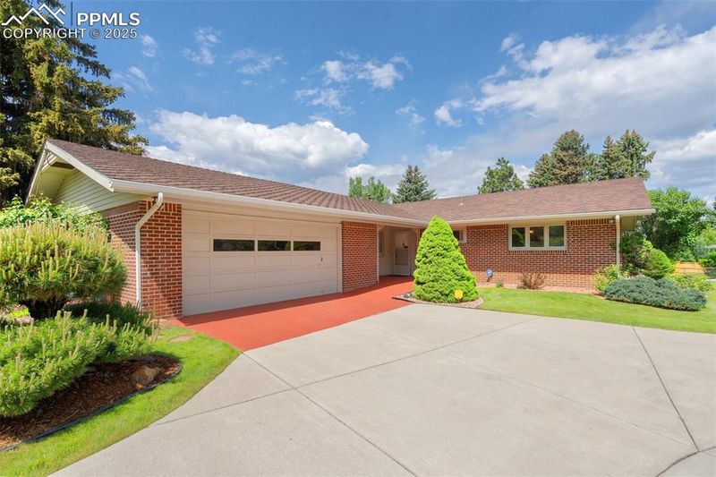 6 El Encanto Dr, Colorado Springs, CO 80906