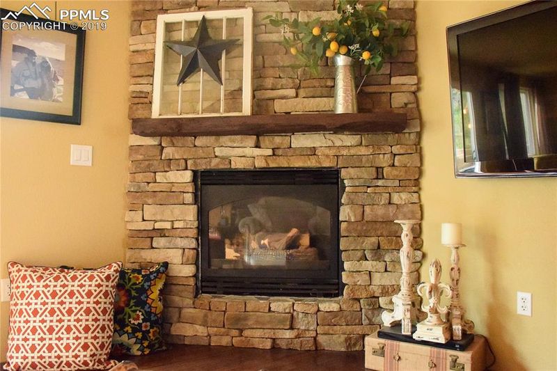 6 Fountain Pl, Manitou Springs, CO 80829