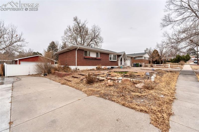 6 S Garland Ave, Colorado Springs, CO 80910