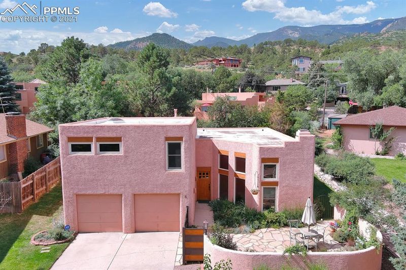 6 Sandra Ln, Manitou Springs, CO 80829