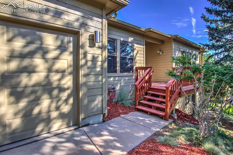 60 Stanwell St, Colorado Springs, CO 80906