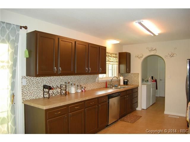 600 Del Brook Dr, Colorado Springs, CO 80911