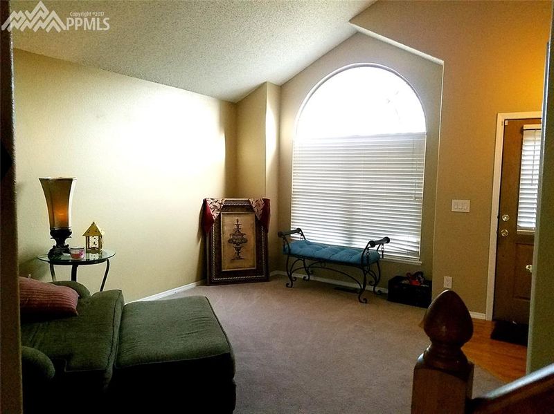 6002 Grapevine Dr, Colorado Springs, CO 80923