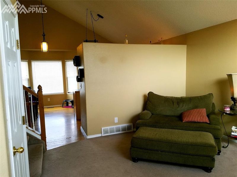 6002 Grapevine Dr, Colorado Springs, CO 80923