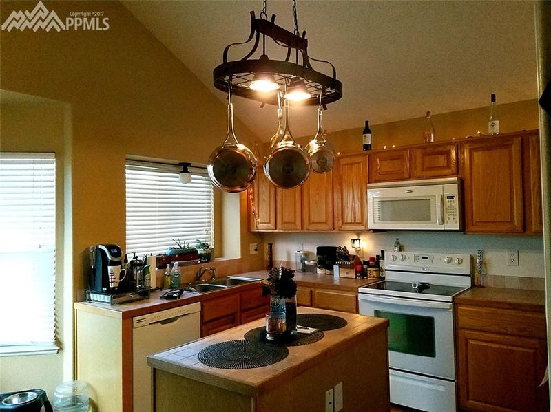 6002 Grapevine Dr, Colorado Springs, CO 80923