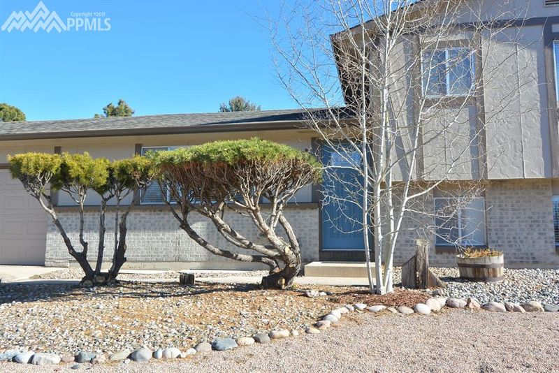 6013 Flintridge Dr, Colorado Springs, CO 80918