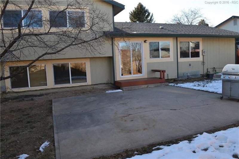 602 Red Cliff Rd, Colorado Springs, CO 80906
