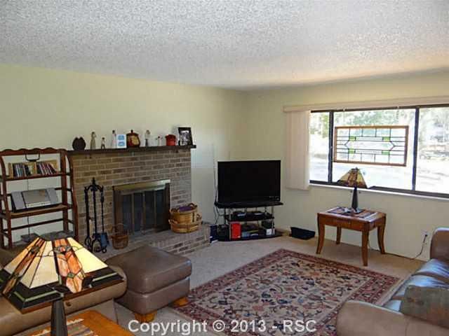 6020 Eagles Nest Dr, Colorado Springs, CO 80918