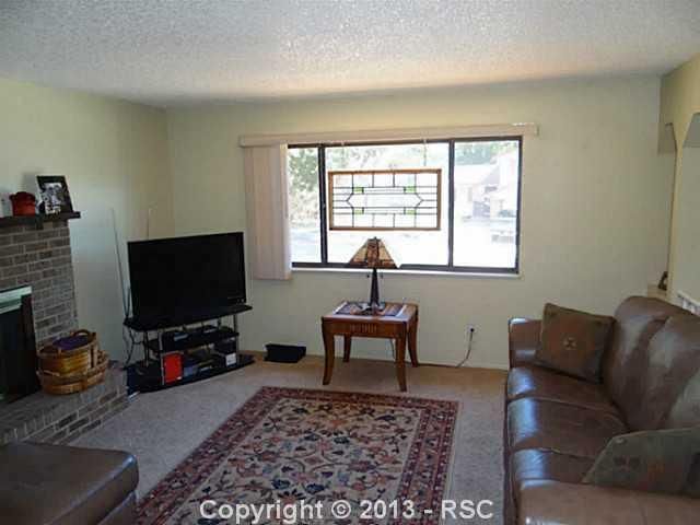 6020 Eagles Nest Dr, Colorado Springs, CO 80918