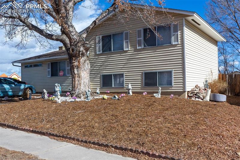 603 Zion Dr, Colorado Springs, CO 80910