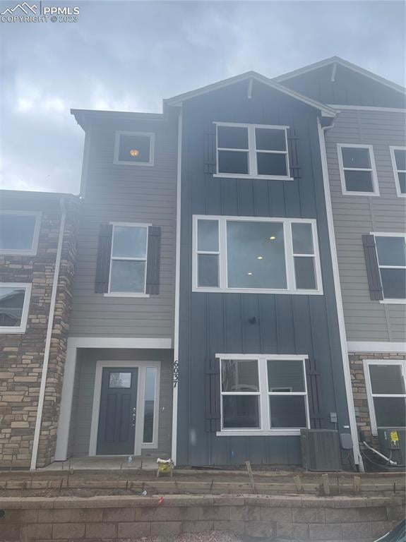 6037 Inman Vw, Colorado Springs, CO 80924