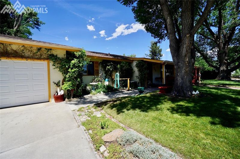 604 Grand Blvd, Colorado Springs, CO 80911