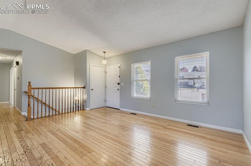 6040 Eagles Nest Ct, Colorado Springs, CO 80918