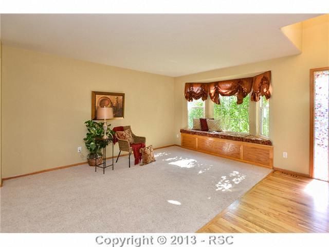 6042 Mapleton Dr, Colorado Springs, CO 80918