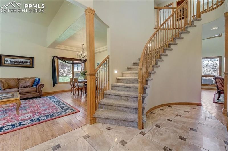 6045 S Pike Dr, Larkspur, CO 80118