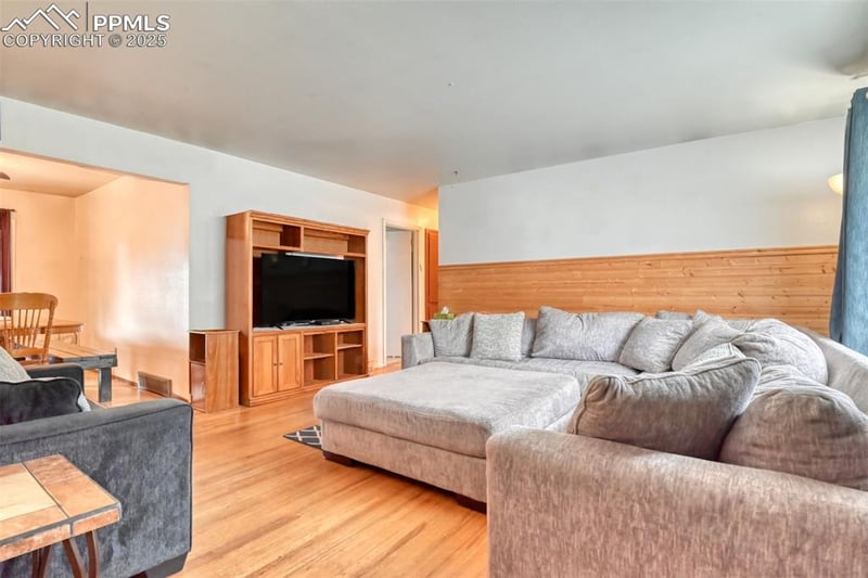 605 Birch Dr, Colorado Springs, CO 80911