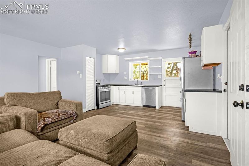 605 Huron Rd, Colorado Springs, CO 80910