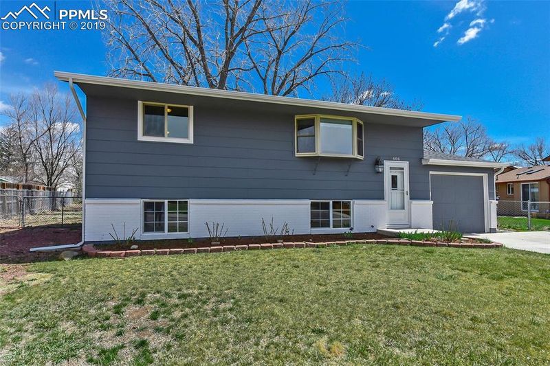 606 Clearview Dr, Fountain, CO 80817
