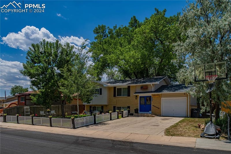 606 Quebec St, Colorado Springs, CO 80911