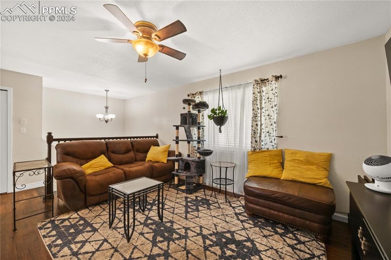 606 Quebec St, Colorado Springs, CO 80911