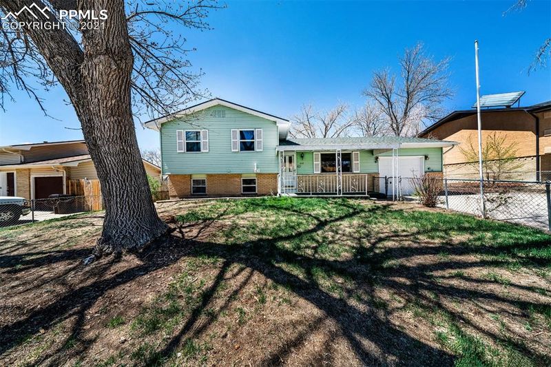 606 Rowe Ln, Colorado Springs, CO 80911