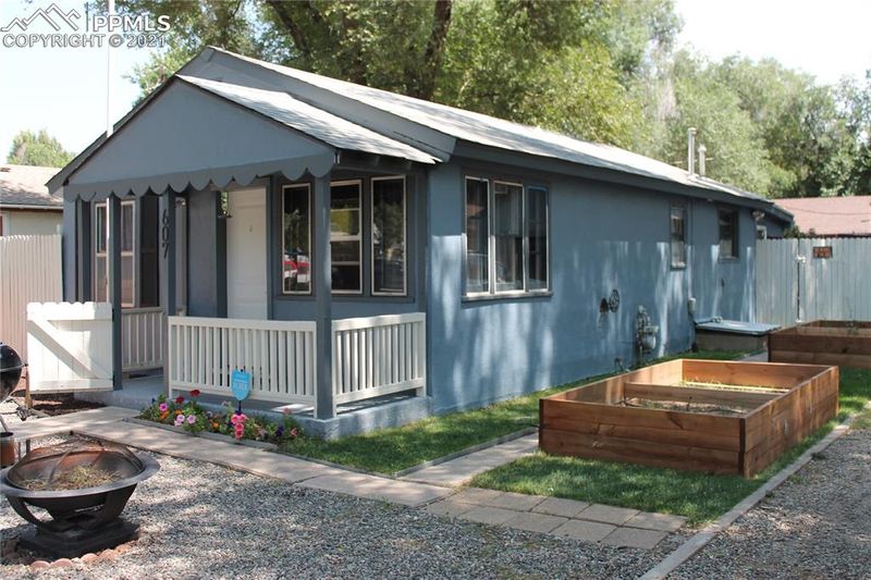 607 Alexander Rd, Colorado Springs, CO 80909