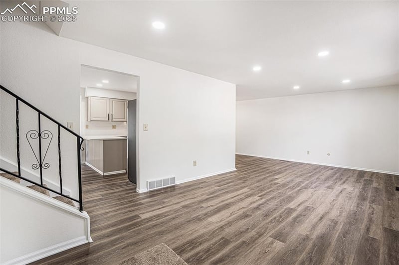 6075 Castlewood Ln, Colorado Springs, CO 80918