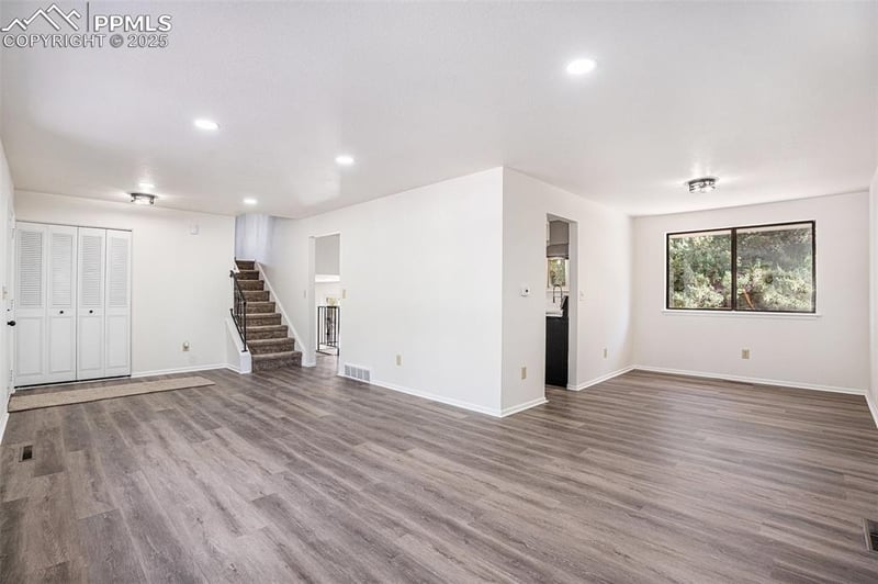 6075 Castlewood Ln, Colorado Springs, CO 80918