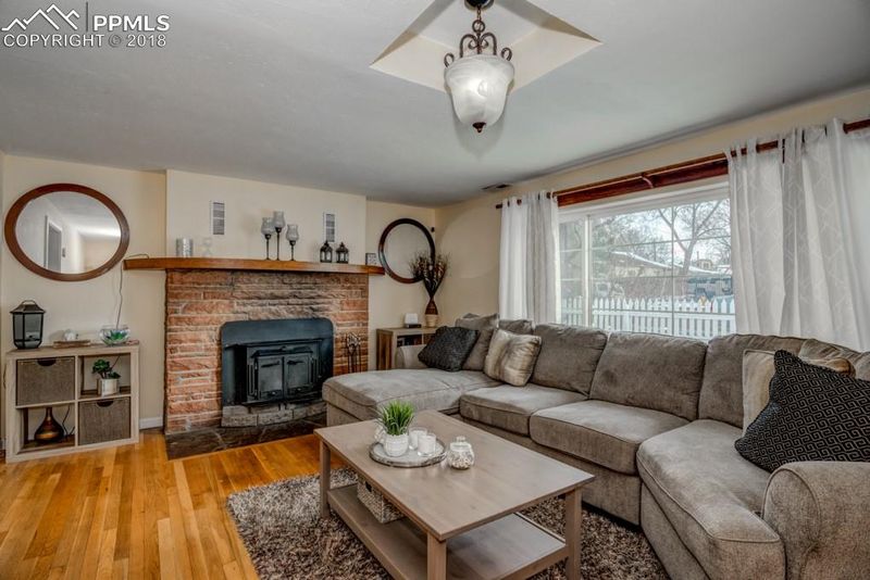 608 Bennett Ave, Colorado Springs, CO 80909