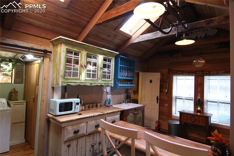 608 Ruxton Ave, Manitou Springs, CO 80829
