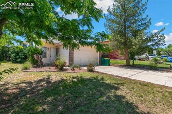 609 Wheat Field Rd, Fountain, CO 80817