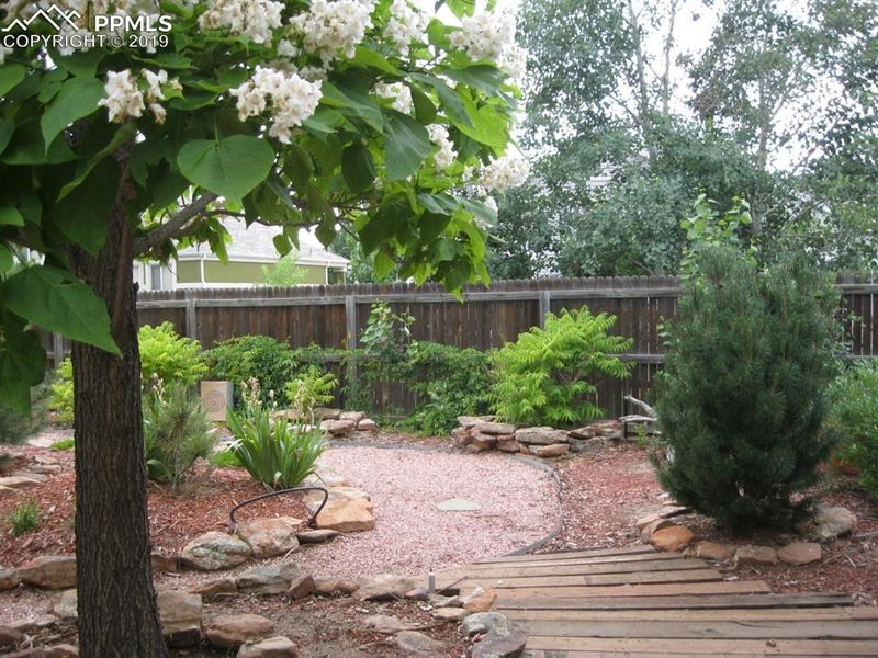 6096 Grand Mesa Dr, Colorado Springs, CO 80923