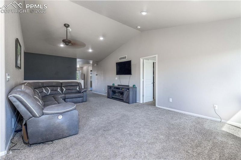 61 Audubon Dr, Colorado Springs, CO 80910