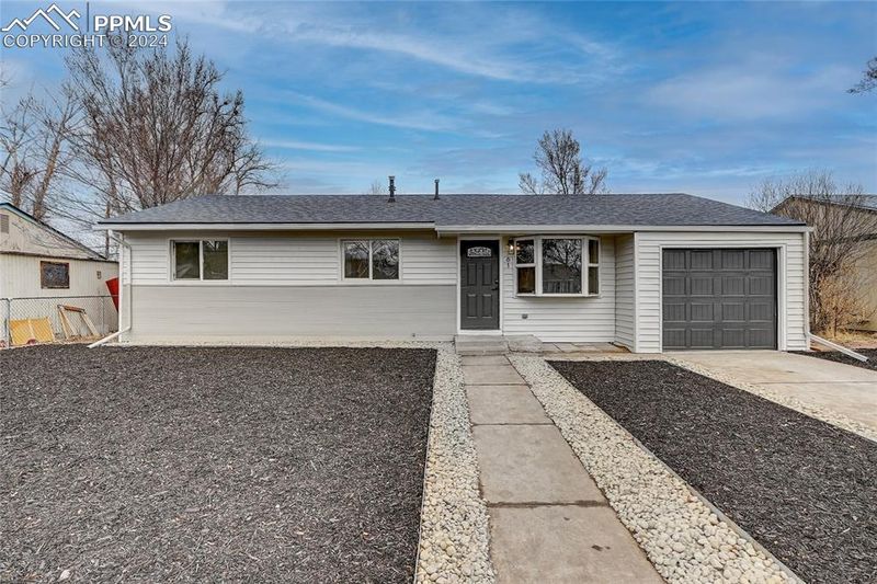 61 Easy St, Colorado Springs, CO 80911