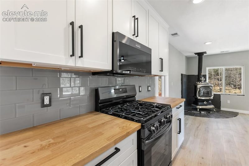 61 Garnet Ln, Lake George, CO 80827