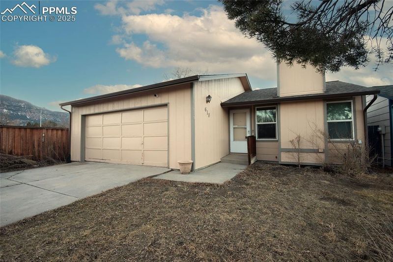 610 San Gabriel Pl, Colorado Springs, CO 80907