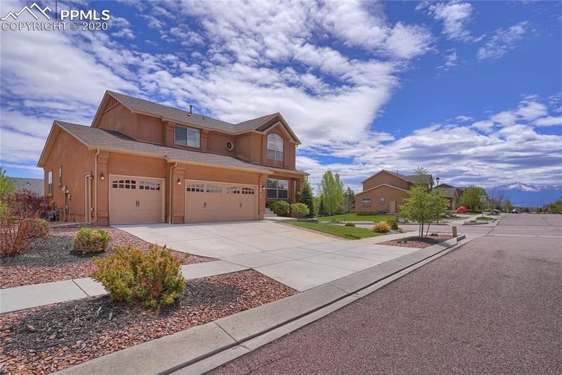 6103 Harney Dr, Colorado Springs, CO 80924