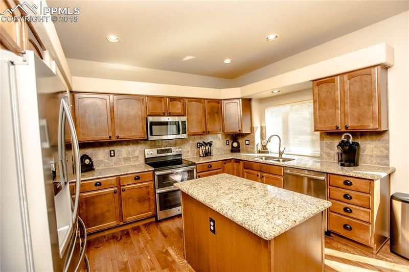 6103 High Noon Ave, Colorado Springs, CO 80923