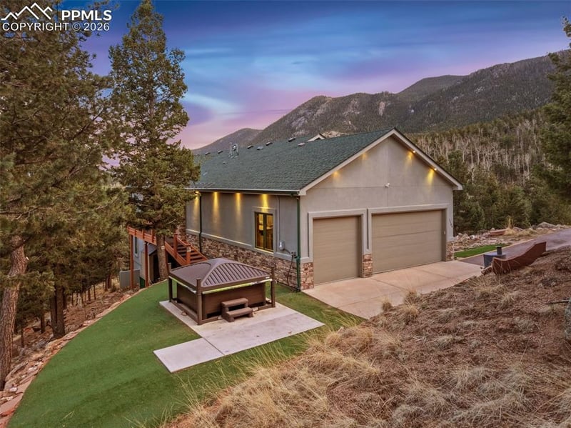 6104 Coffee Pot Rd, Manitou Springs, CO 80829
