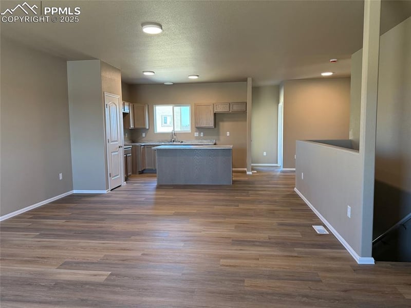 6104 Harper Ln, Pueblo, CO 81008