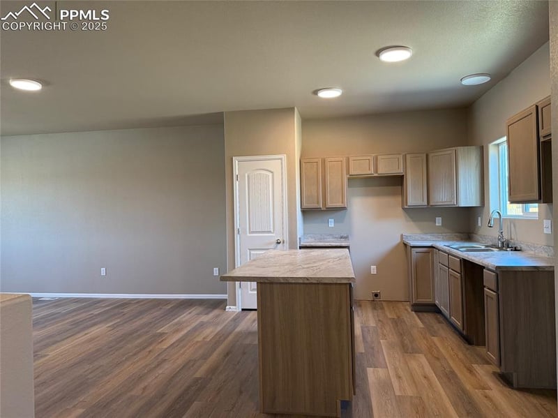 6104 Harper Ln, Pueblo, CO 81008