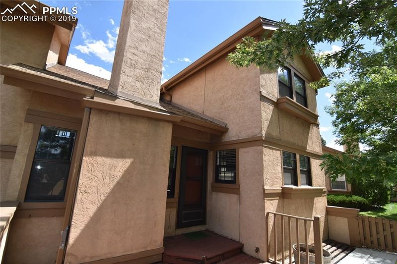 6105 Pine Hill Dr, Colorado Springs, CO 80918