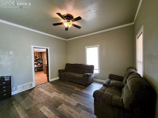 611 7th St, Fowler, CO 81039