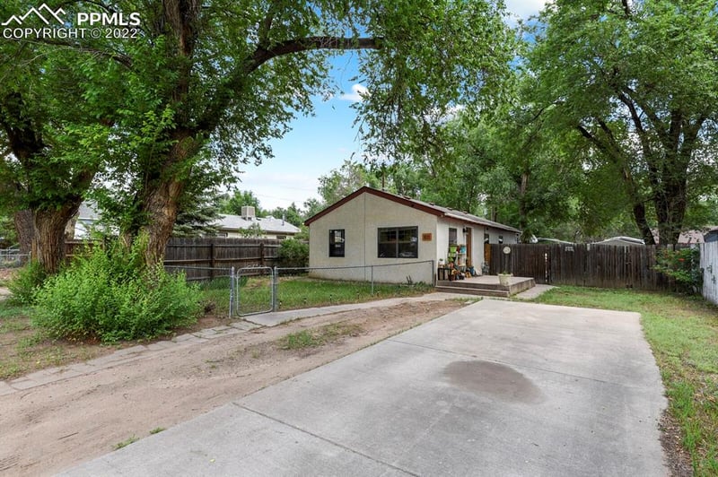 611 Alexander Rd, Colorado Springs, CO 80909