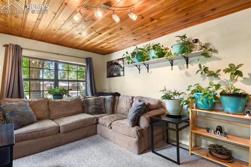 611 Alexander Rd, Colorado Springs, CO 80909